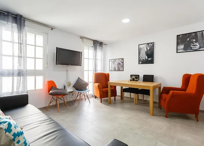 Pasacalles By Cadiz4rentals