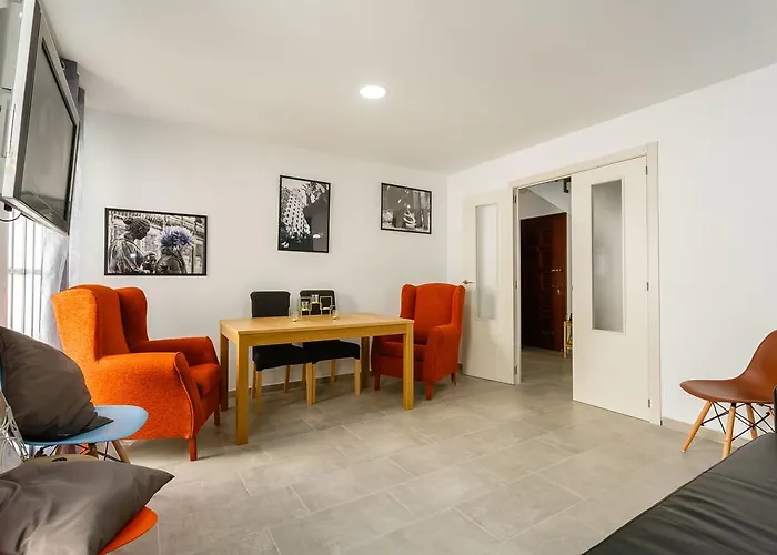 Pasacalles By Cadiz4rentals *